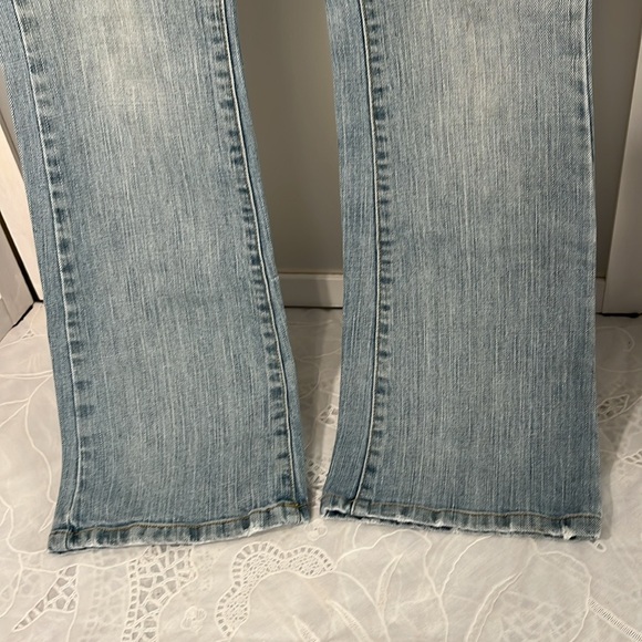 American Eagle distressed jeans Size:0 short - Picture 2 of 6